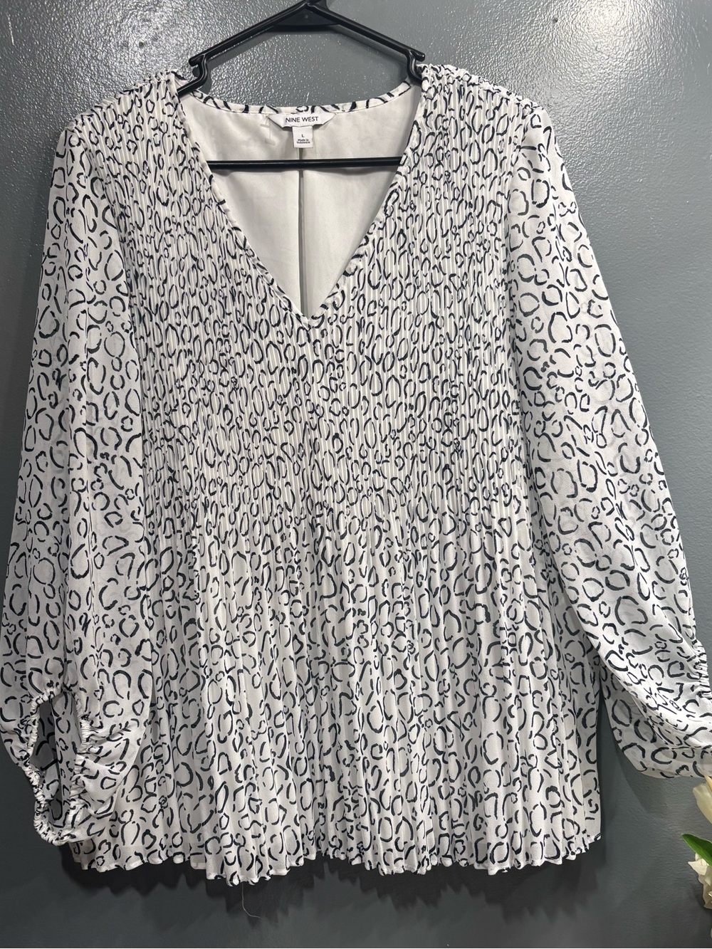Nine West White and Black Animal Print V-Neck Peplum Top Business Casual Formal